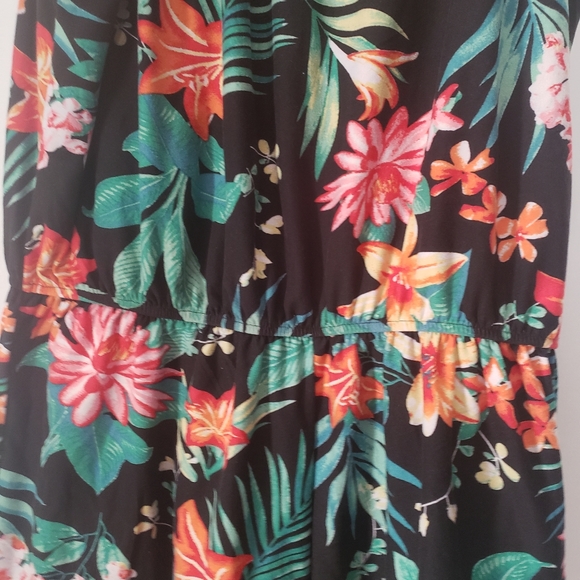 Just In: New Juniors Super Soft Floral Romper - Picture 9 of 10